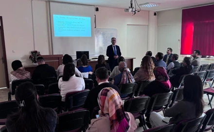 Fakültemizde “Sağlıkta Yapay Zeka Devrimi” Konulu Seminer Gerçekleştirildi